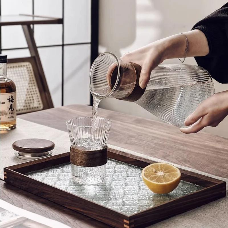 1600ML High Borosilicate Glass Cold Water Pitcher,Large Capacity Heat Resistant for Juice Cold Brew Home with Wooden Lid-Premium