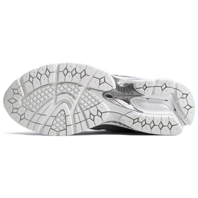 New Balance 1906R Urbancore Silver Sneakers M1906RCB