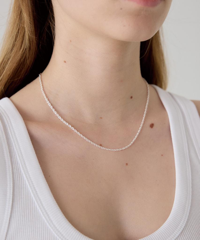 Aphrose Glim Essential Chain Necklace