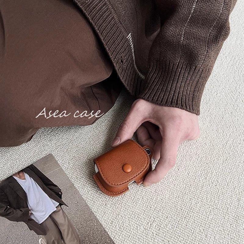 

Ретро кожаный защитный чехол для Bluetooth-наушников AirPods 1-го/2-го поколения с шейным ремешком для Pro 3-го поколения Hook - Appearance Varies by Model