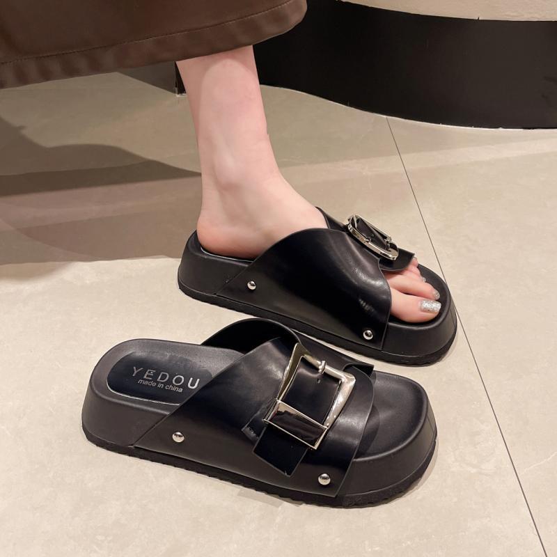 Thick bottom square head casual cool slippers women 2025 summer new Internet celebrity versatile outer wear small one-word drag non-slip
