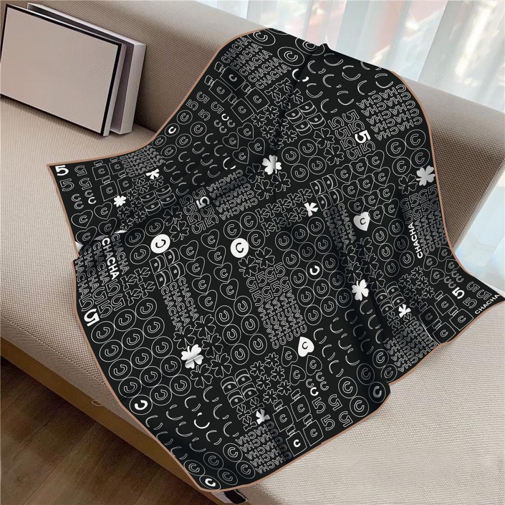New Design Letters Flowers Printed Twill Silk Scarf Square Scarves Lady Wraps Kerchief Woman Neck Shawl Wraps Echarpes 90Cm