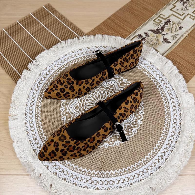 Fashion Flat Shoes for Women 2025 Spring and Autumn New Leopard Print Pointed French Retro Mary Jane Flat Plus Size Women's Shoes