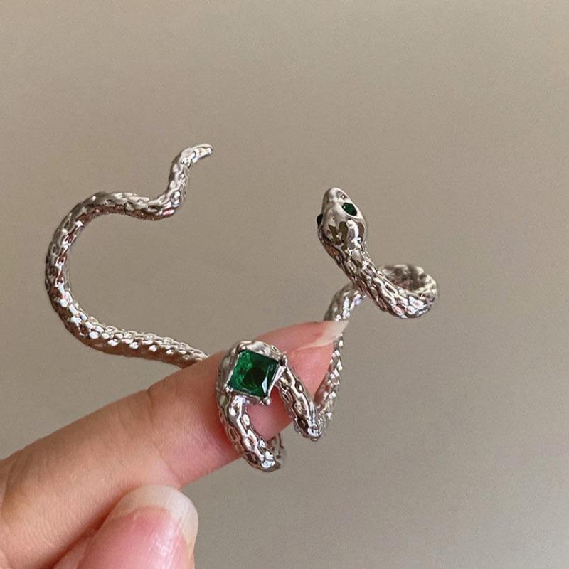 Twisted Snake-shaped Ear Pendant Earrings - A Niche Style of Ear Jewelry Without Pierced Holes - Ear Clips for Both Men and Women, Ear Bone Clasps