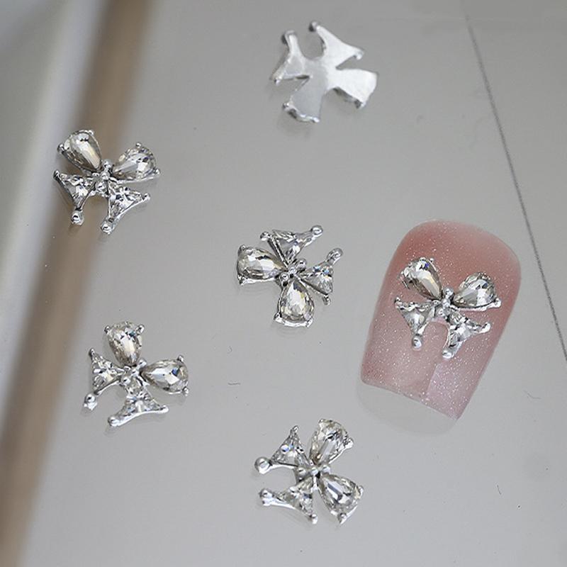 2Pcs Retro Nail Accessories With Diamond Inlaid Sparkling Zircon Large Butterfly Love Heart Colorful Diamond Love Nail Charms