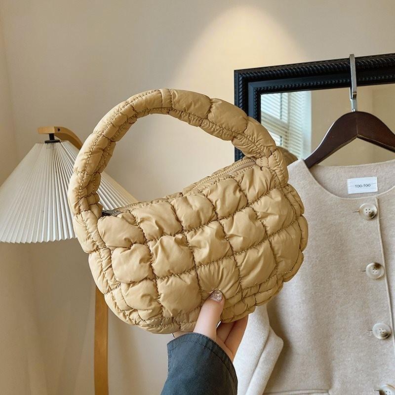 Fashionable Unisex Korean Cloud Handheld Bag In Various Colors With Chic Quilted Texture