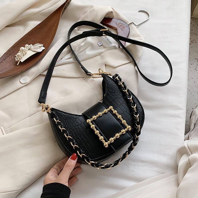 

French niche texture popular bag underarm 2025 new trendy one-shoulder fashion baguette exquisite portable messenger bag чёрный