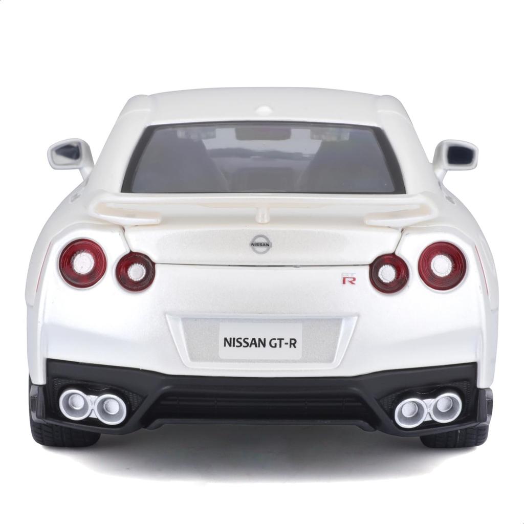 Bburago 1/24 Scale Nissan GT-R 2017 White / Diecast Model Car, Finished Product, 18-21082 WT