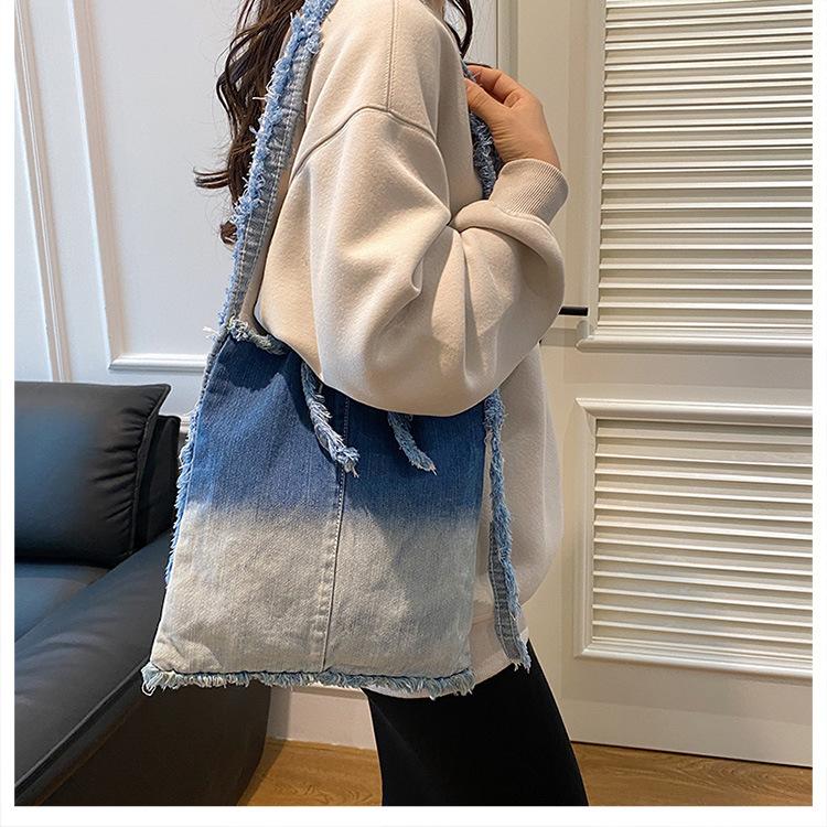 Washed Denim, Wandering Style, Niche Design, Crossbody Bag, Casual Women's Shoulder Bag, New Fashionable and Personalized Bag