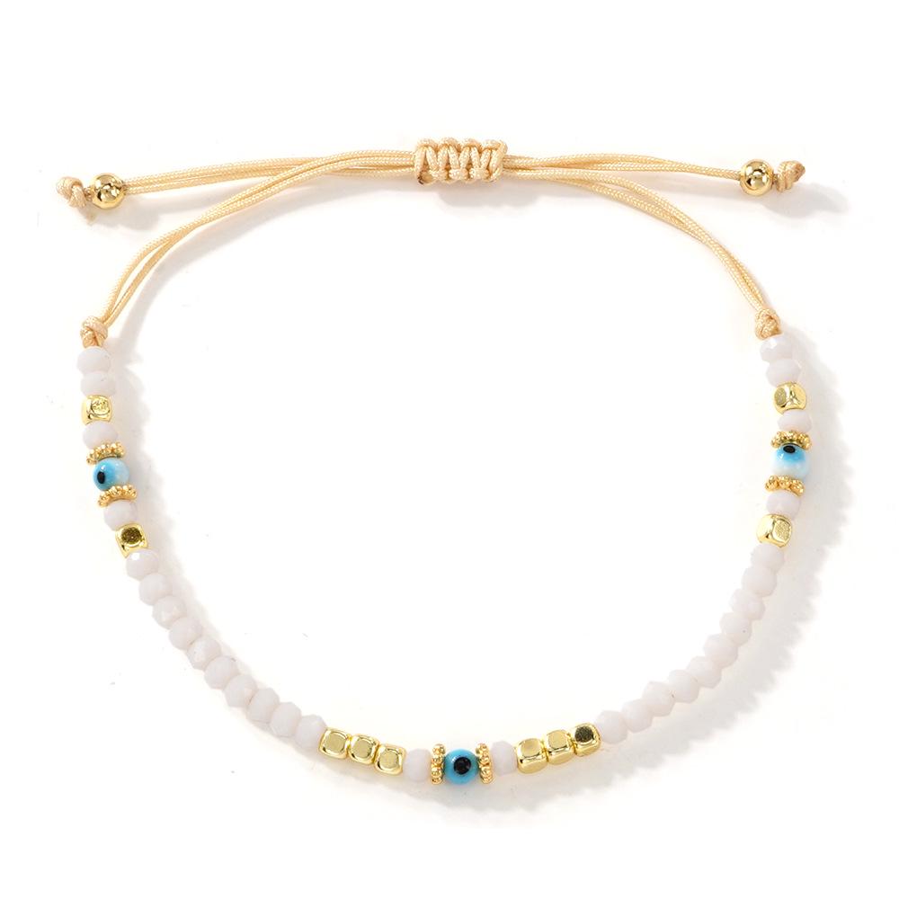 Exquisite Crystal Beaded Bracelet with Contrasting Colors and Luxurious Details