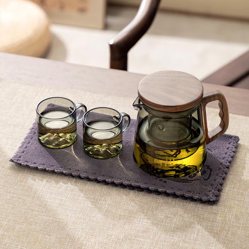 

Yihu Glass Tea Set