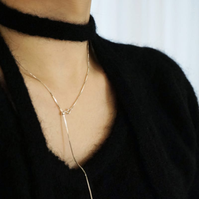 SORA long drop necklace