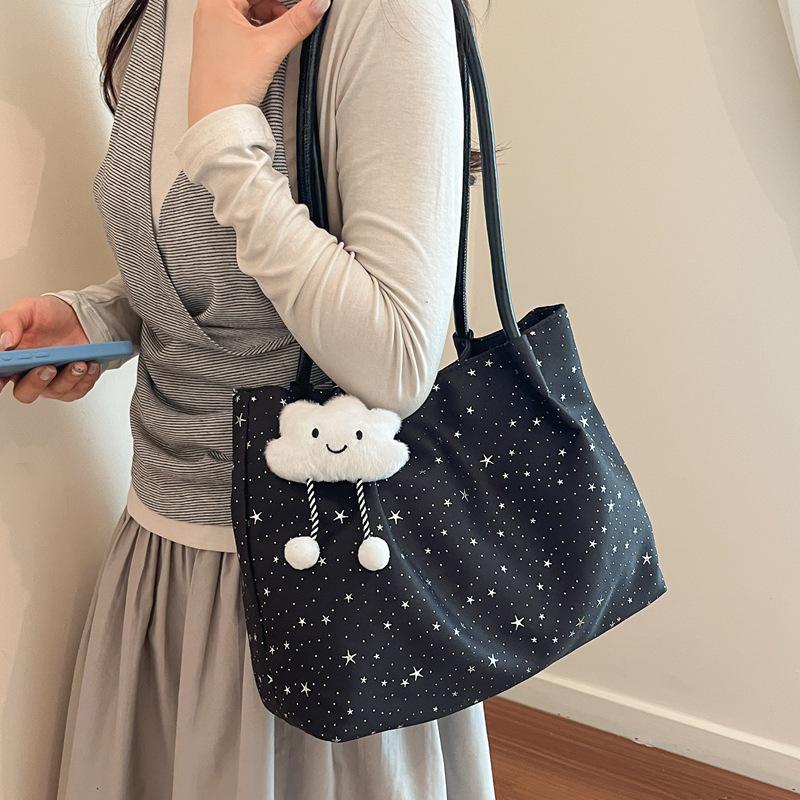 Trendy Large Capacity Tote Bag for Women - Stylish and Durable Shoulder Bag for Students and Commuters