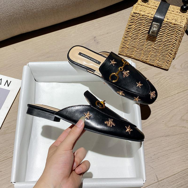 

Кожаные полутапочки женские ins носить сумка голова сандалии женские 2025 новые плоские ленивые туфли пуговица-лошадка туфли Мюллера 35