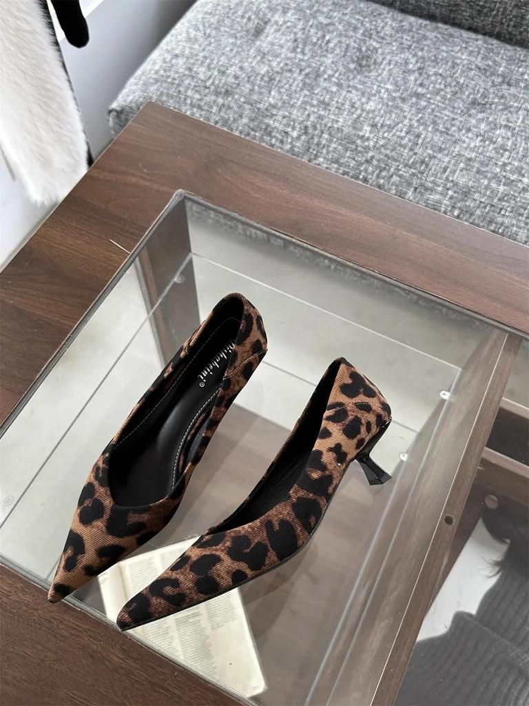 Designer High Heels Spitzschuh Afrikanische Frau Schuh Sexy Pump Neueste Spikes Burgunderrot Klassische Crossdresser Fein Dünn Afrika