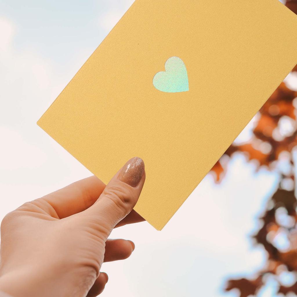 20Pcs/Set Mini Card Envelopes Pearlescent Paper Envelopes Business Greeting Cards Holder with Heart Pattern for Birthday Wedding