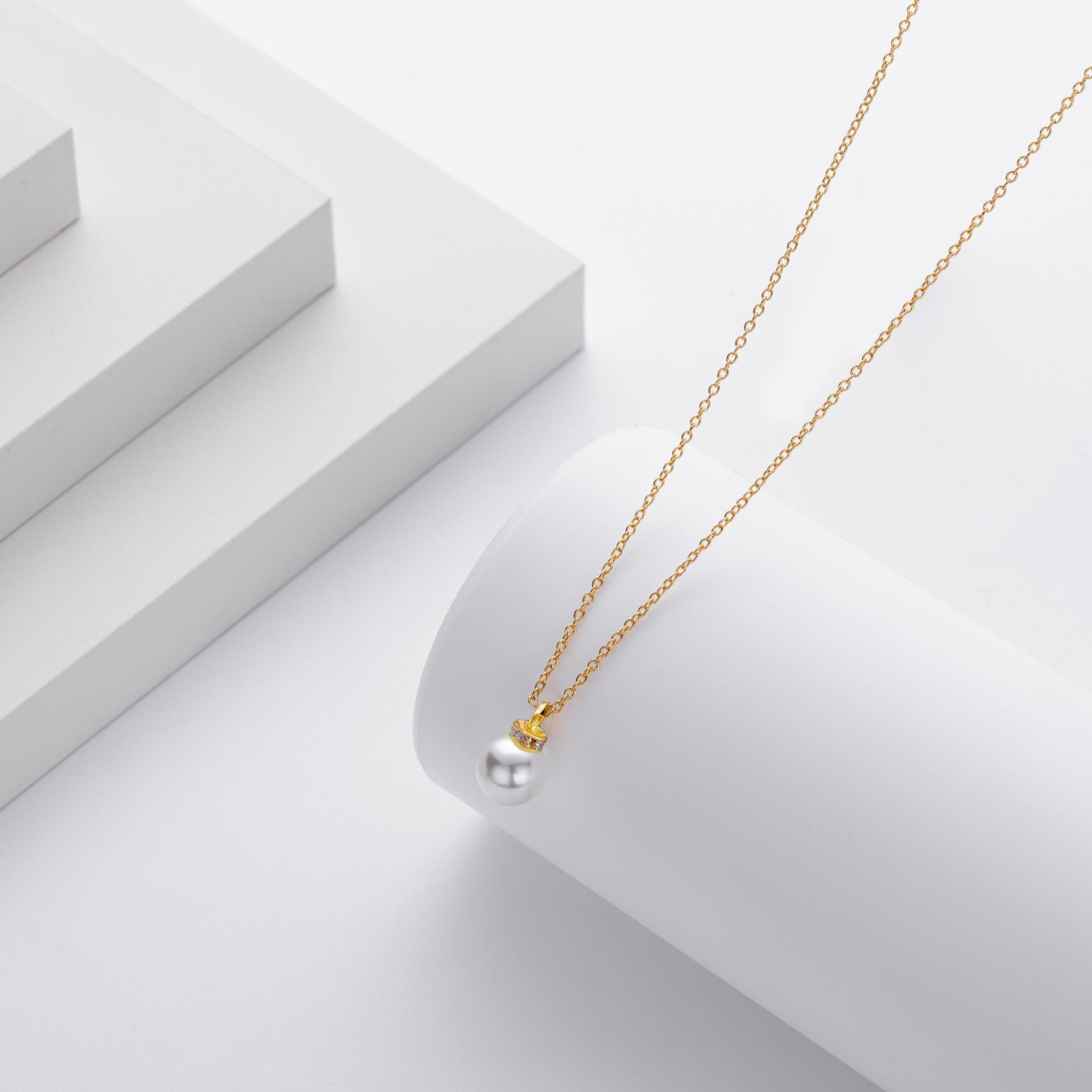 Elegant Titanium Steel Necklace with White Pearl Pendant - High-End Luxury Design золотой