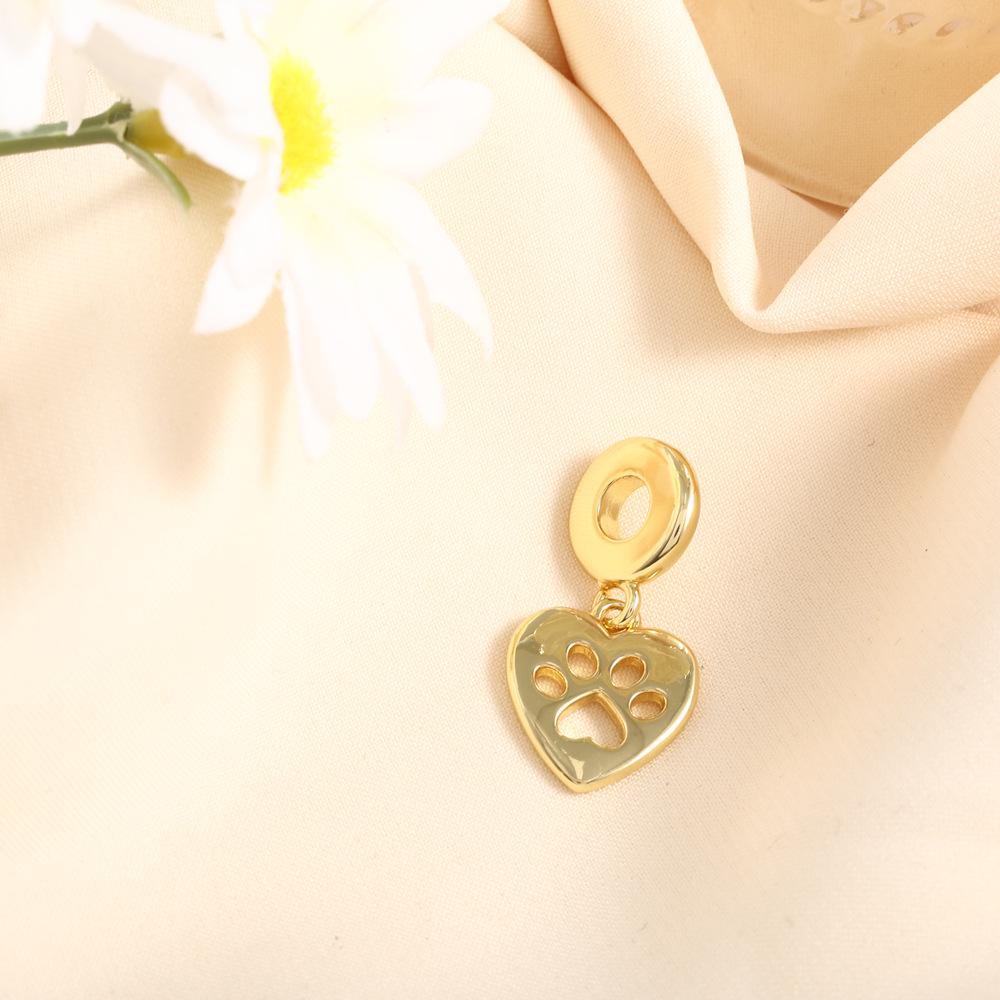 Heart-Shaped Cat Paw Pendant Necklace with Smooth Finish