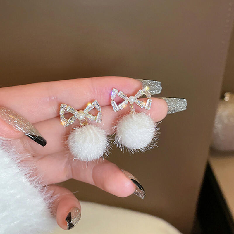 

Somlovi Somsom Faux Fur Winter Fashion Earrings gold