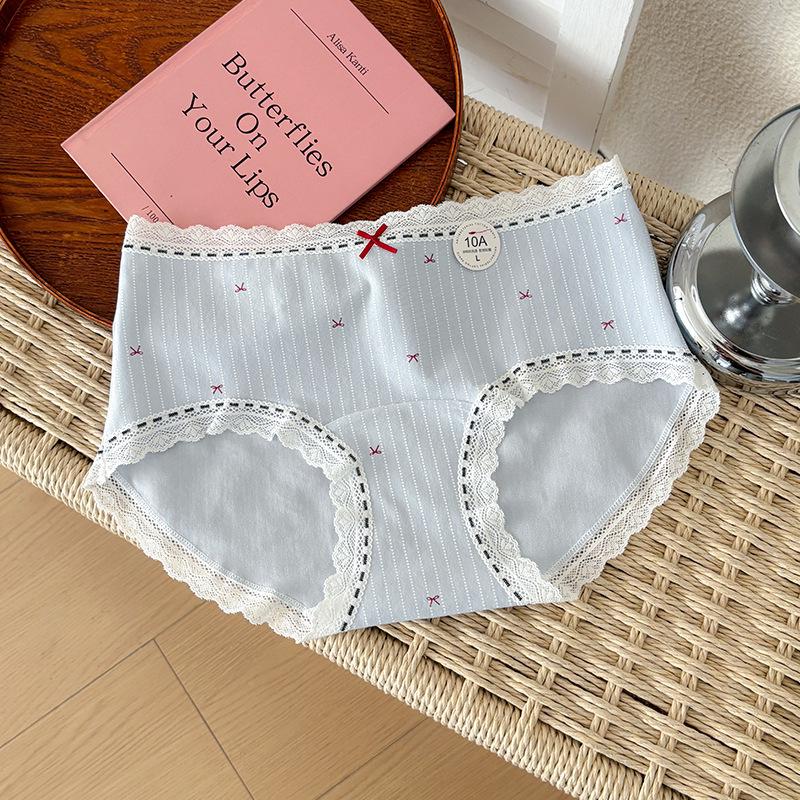 French Lace Edge Cotton Panties - Antibacterial, Breathable & Seamless Retro Pastoral Style Medium