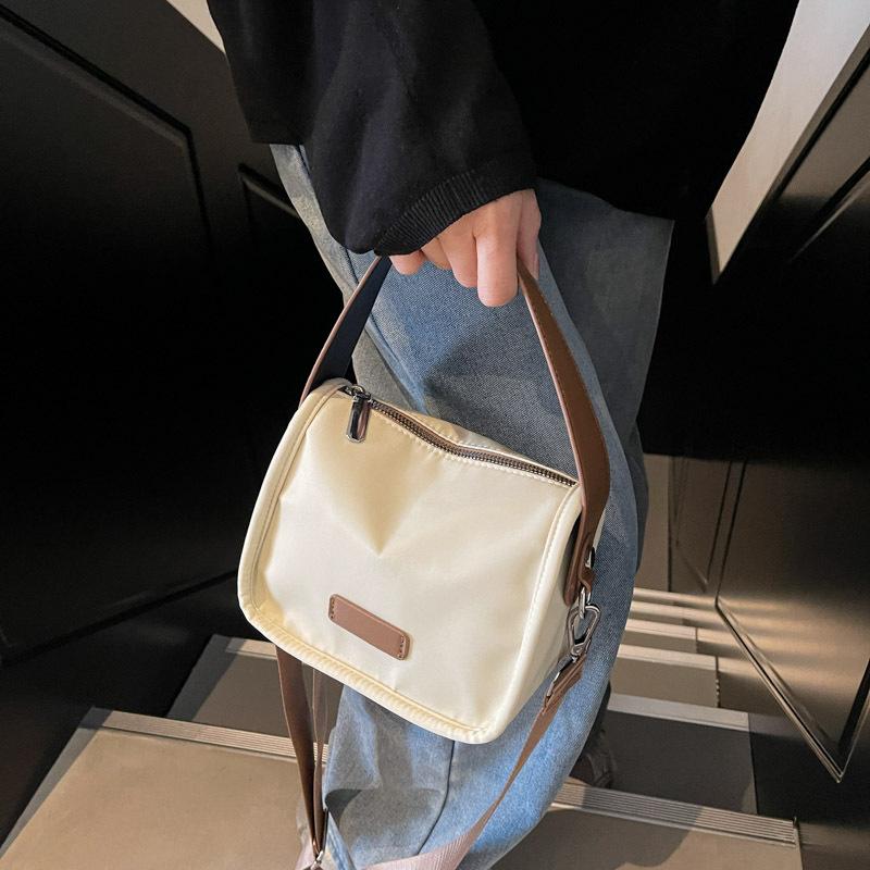 Small Bag Women's Versatile 2025 New Fashion Retro Canvas Messenger Bag Women's Work Small Square Bag Portable Shoulder