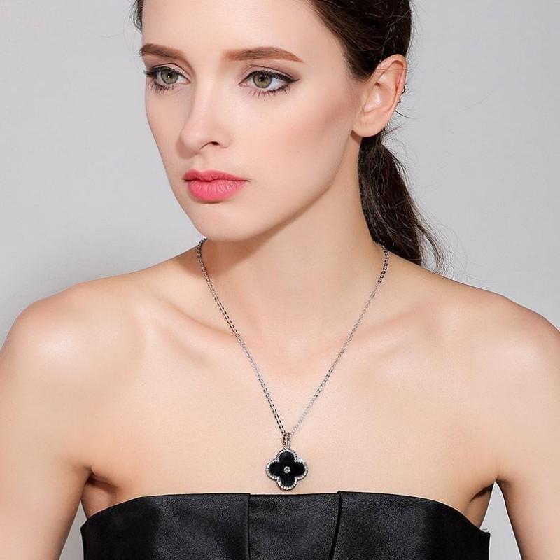 

JMXD Чорна конюшина Светр Намисто Довгий Елегантний Небесний Кулон Ланцюжок Жіночі Витончені Мінімалістичні Ювелірні Вироби Подарунок для Неї