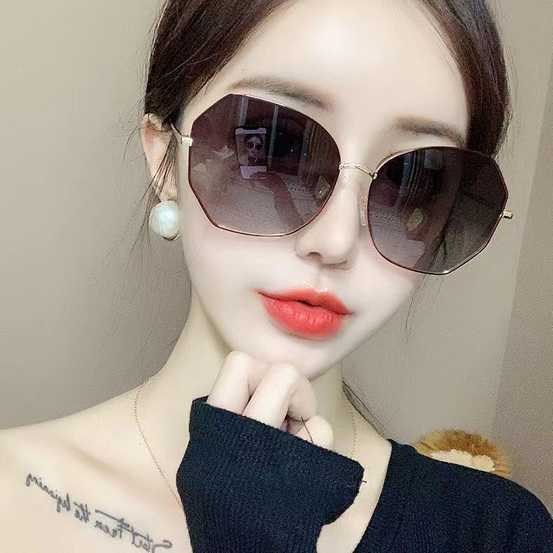 Trendy Korean Style Women's Polarized Sunglasses with Irregular Frame and UV Protection