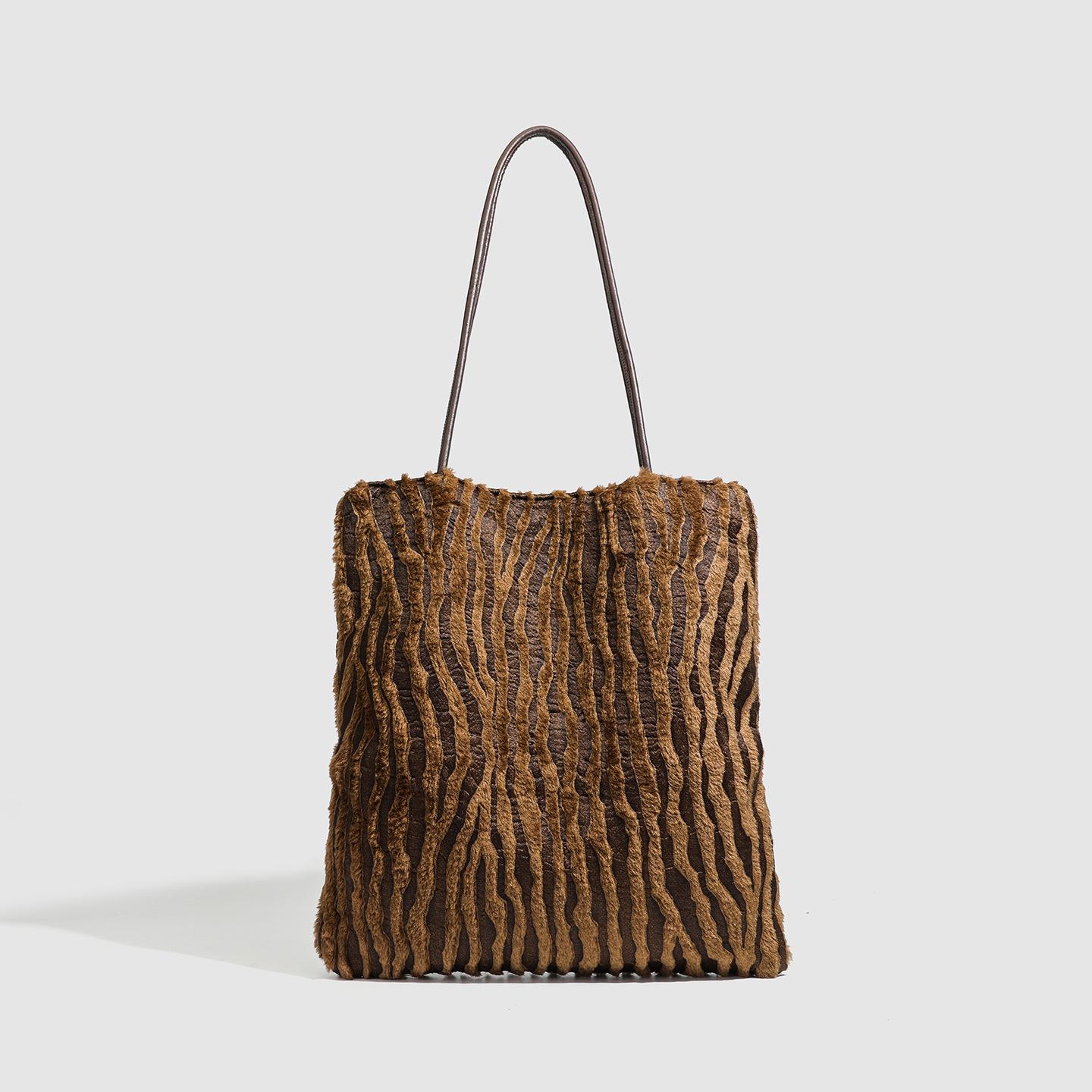 Autumn And Winter Maillard Bag Large Capacity Versatile Commuter Shoulder Tote Zebra Pattern Fluff Shoulder Armpit Bag коричневый