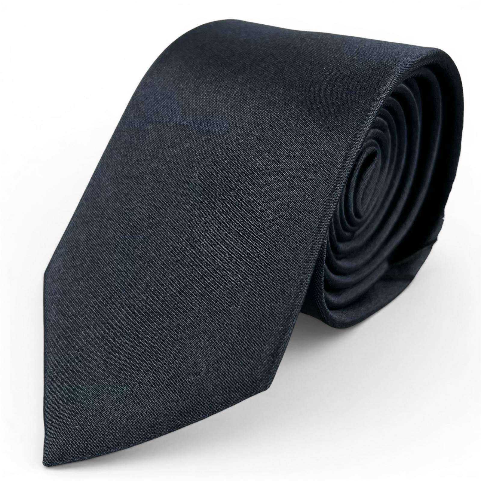 Pristine DIOR tie solid Navy silk mens 23U1047AU001 Used