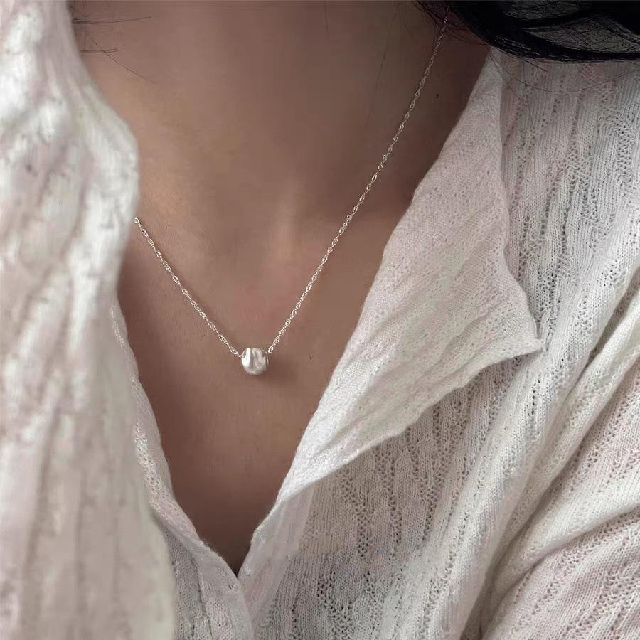 High-End Water Ripple Pendant Necklace: Elegant Summer Fashion for Women