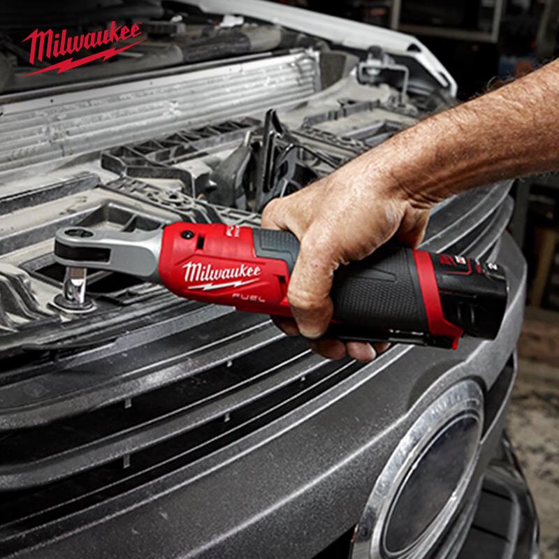 Беспроводная угловая трещоточная гайковерт Milwaukee M12, 3/8 дюйма, штепсель CN (адаптер в комплекте)
