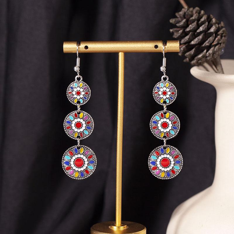 European, American and Bohemian Hollow Bead Fringed Earrings, High-end Retro Ethnic Style Earrings, Fashionable Long Earrings.