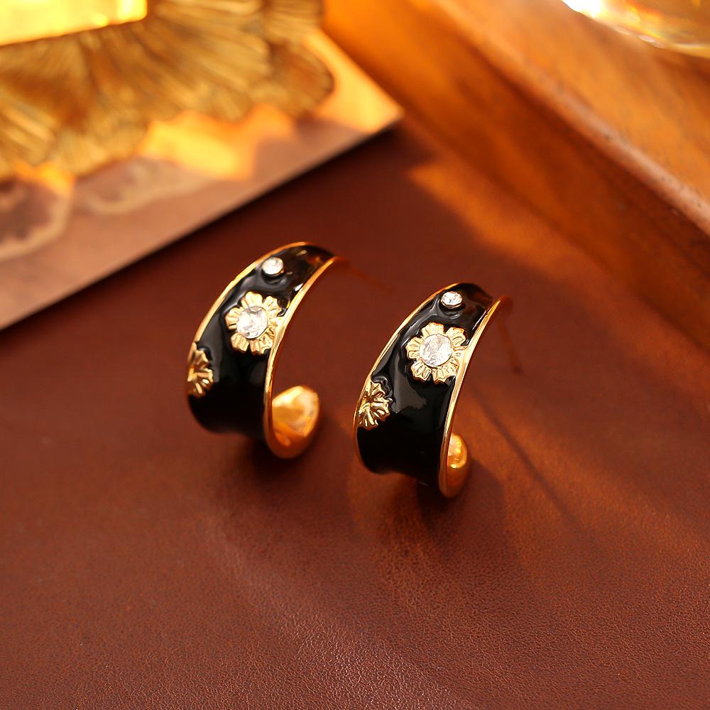 

C-Shaped Chinese Black Enamel Drip Earrings - High-End Fashion, Atmospheric INS Style Jewelry