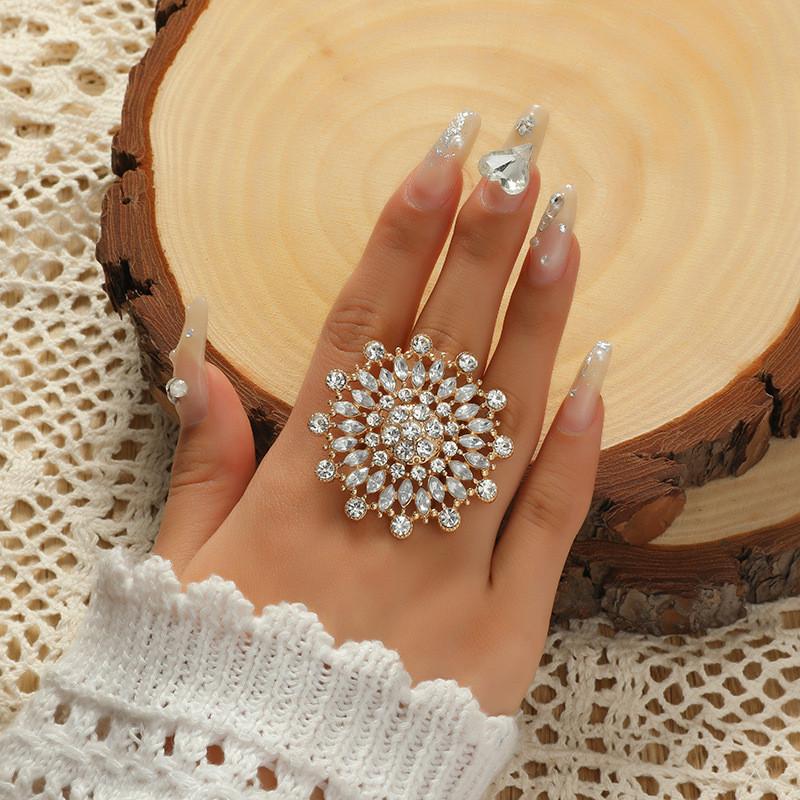 Vintageinspired Adjustable Stylish Alloy Ring With Gorgeous Sunflower Accent For Women