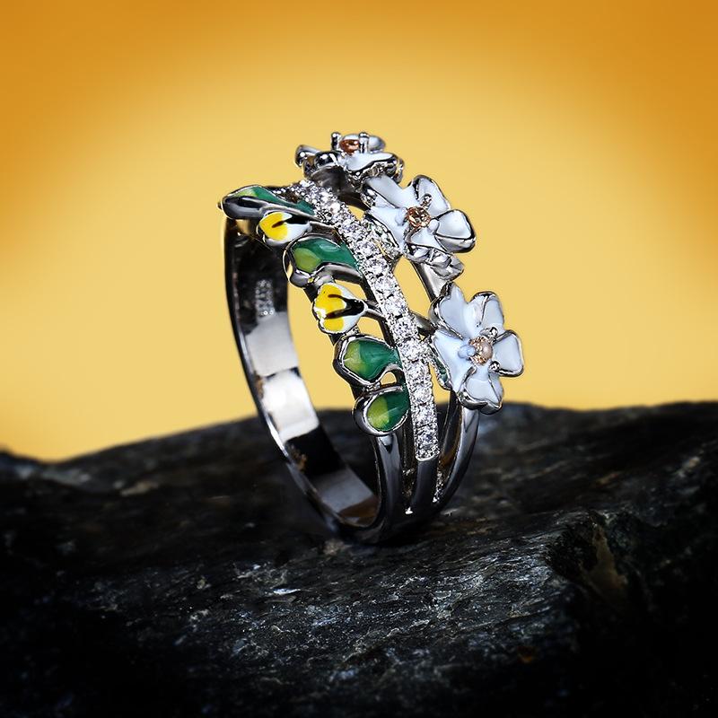 Exquisite Enamel Wreath Vintage Flower Ring Bride Birthday Wedding Ring Bud Styling