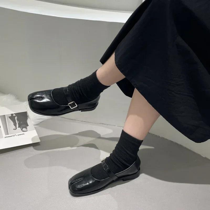 Fashion Novelty Split Toe flat shoes woman quality leather mary janes Japanese style trotters flats ankle bele Tabi ninja loafers women