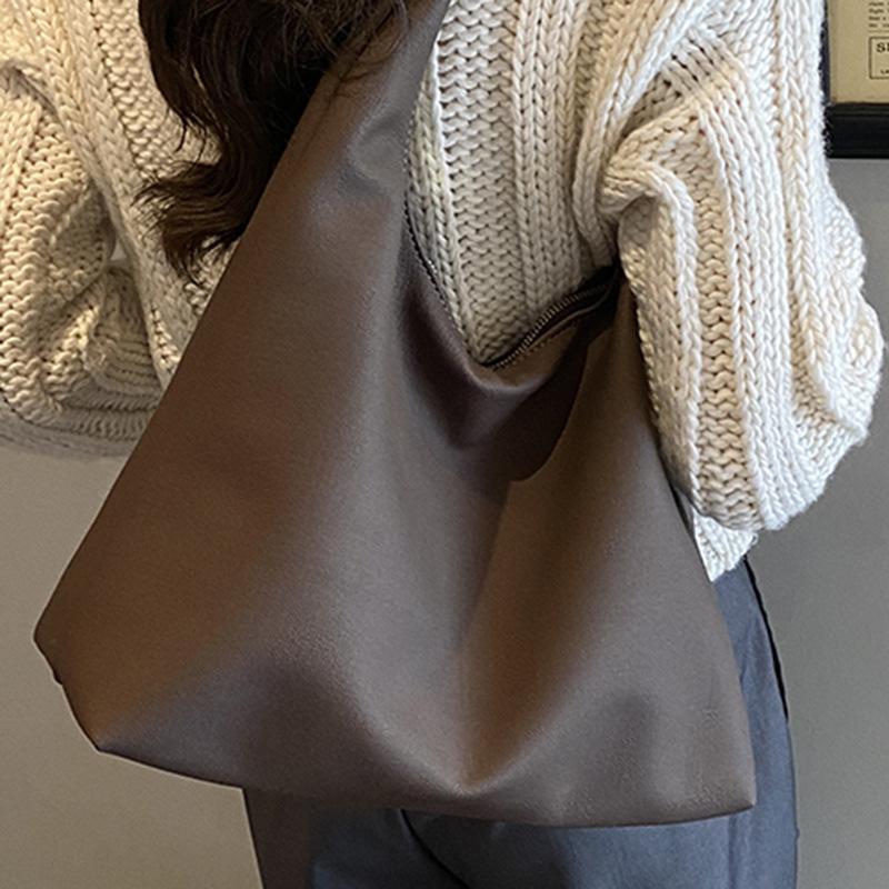 Retro Big Bag Women's Autumn 2025 New Foreign-style Large-capacity Shoulder Bag High-value Commuter Tote Bag