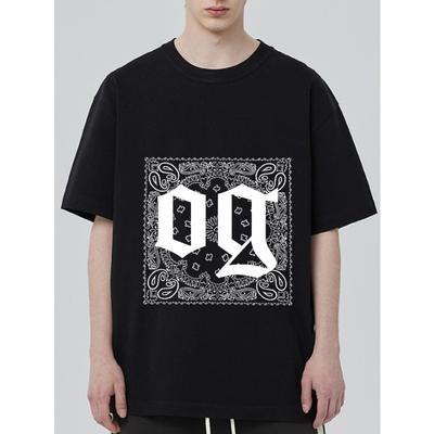 Camiseta Estampada Bandana Og Preto Branco Letras e Design de Padrão para Uso Casual