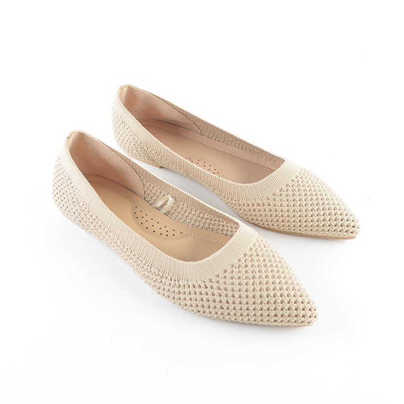 Soft-soled fly-woven single shoes, new spring and summer one-pedal women's shoes, flat-soled large-size knitted pointed boat shoes