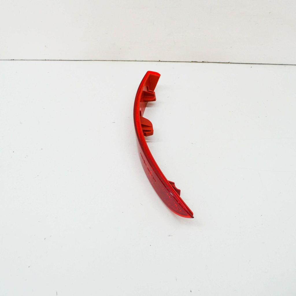 BMW 5 Series F07 Rear Bumper Reflectors (Part Numbers: 63147318557, 63147318558)