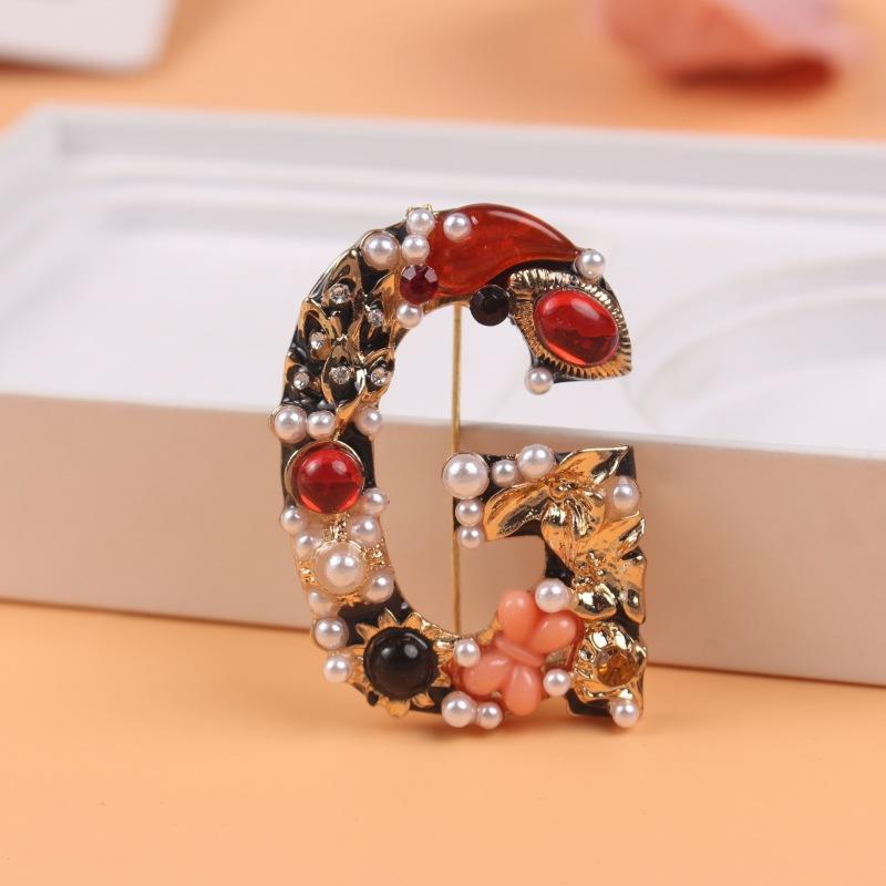 

Винтажный корсаж со стразами и жемчугом в виде буквы Простой аксессуар для пальто Брошь-булавка