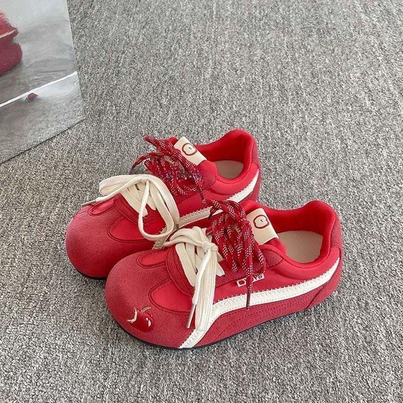 Sweet Peach Planet Red Moral Training Shoes Women's 2025 New Summer Breathable Thin Baseplate Shoes Retro Casual White Shoes