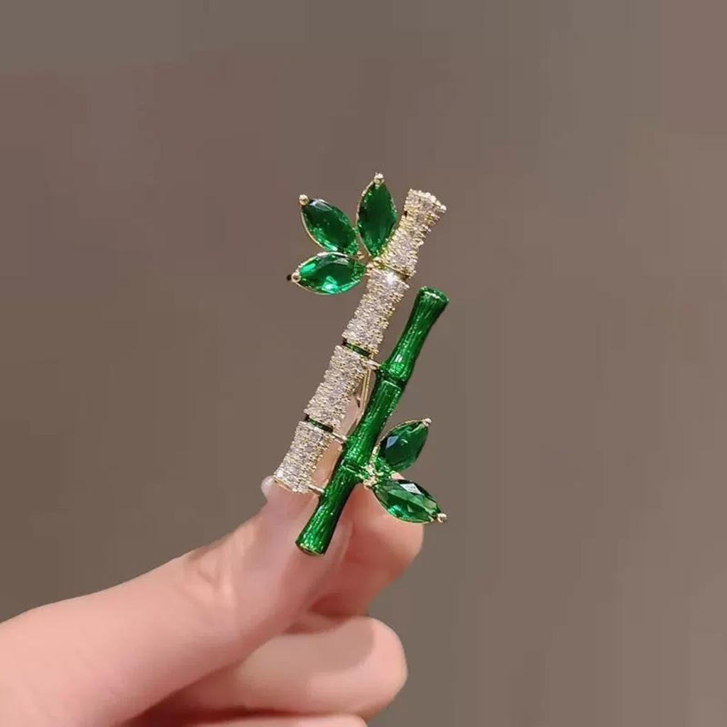 Elegant Bamboo Knot Brooch Craft from Sturdy Zinc Alloy for Unique Styles and Sophisticated Charm Stylish Outfits