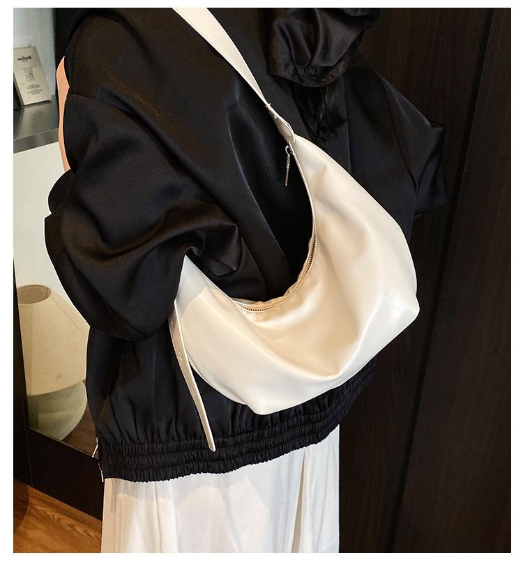 This Year, the Popular Super-popular Niche Design Bag 2025 New Women's Bag Spring and Summer Foreign Style Versatile Messenger Bag Dumpling Bag