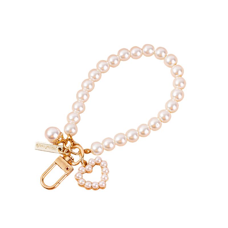 Pingente Chaveiro de Concha de Pérola em Forma de Coração com Corrente de Contas