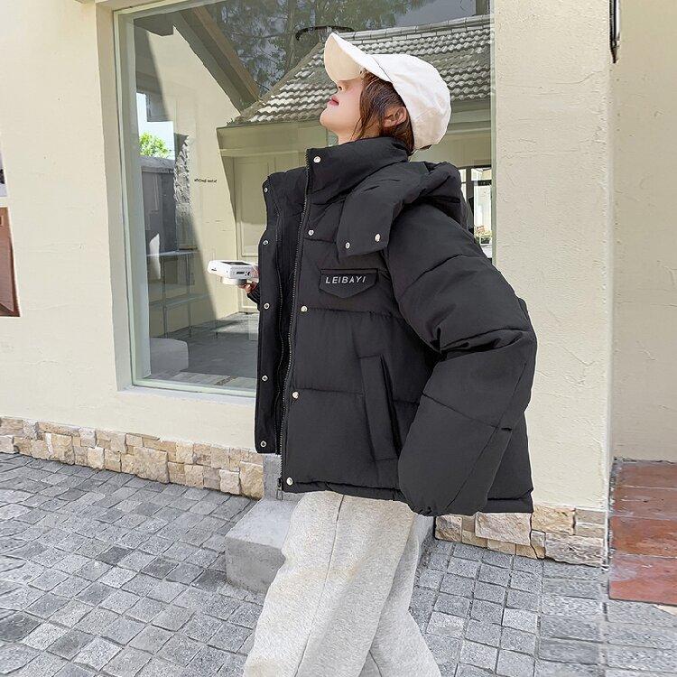 

Женская хлопковая куртка 2025 года, новая коллекция осень-зима, короткая свободная утолщенная одежда в стиле колледжа, куртка на хлопковой подкладке конфетных цветов M чёрный