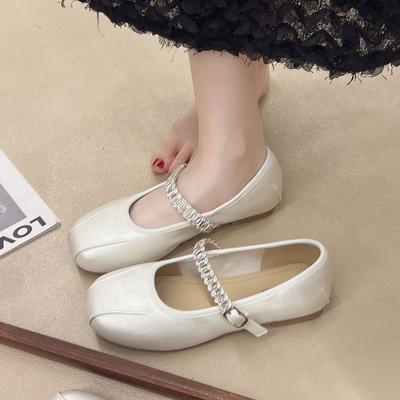 Französische toll aussehende silberne Einzel-Schuhe mit flacher Sohle Damen 2025 neu Sommer Rock Mary Jane Schuhe Ballett Abendschuhe