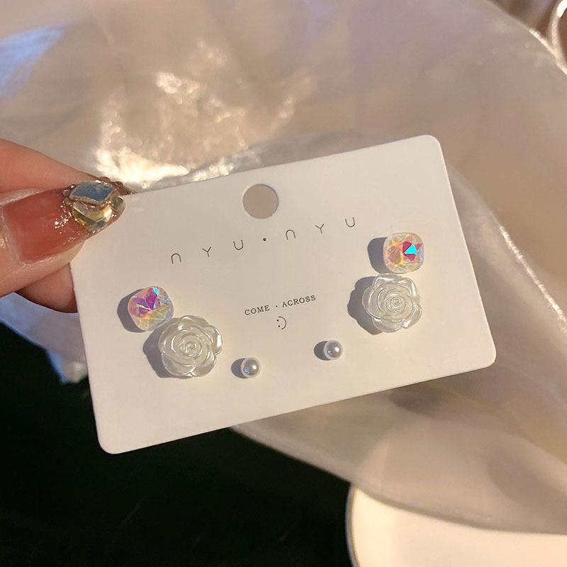 

Premium Sense Super Fairy Flower Stud Earrings Combination Set Trendy Earrings Niche Temperament Simple Earrings Women