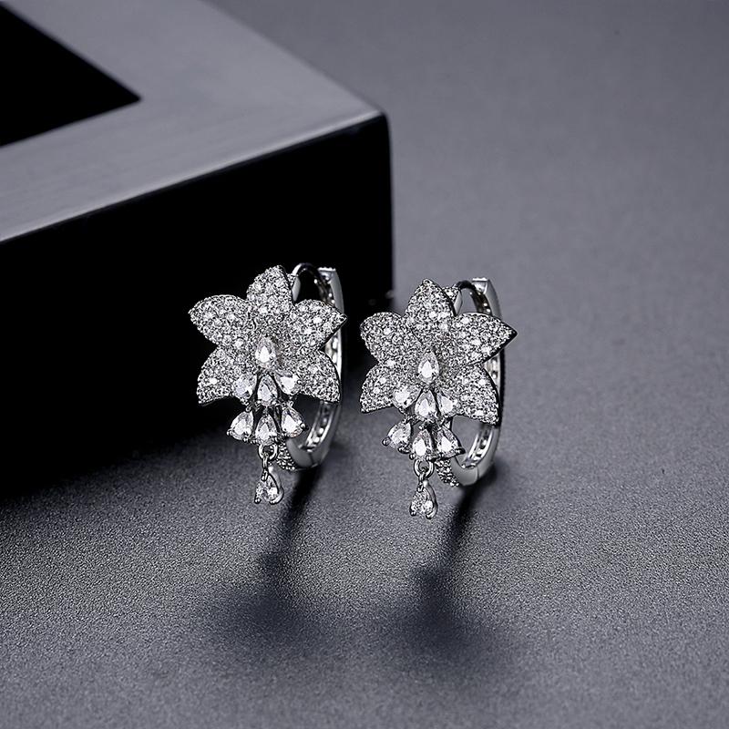 LUOTEEMI Huggie Woman Trendy Flower Zircon Fashion Large Jewelry Elegant Cubic Big Hoop Earring