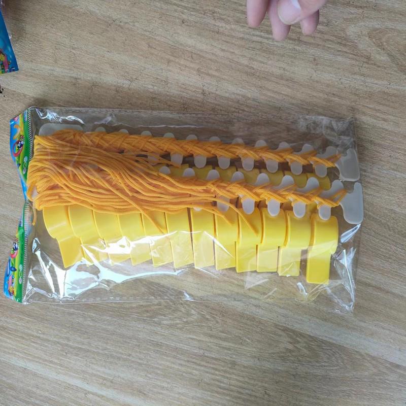 

Красочные пластиковые свистки для детей - игрушки для болельщиков и судей для спортивных болельщиков